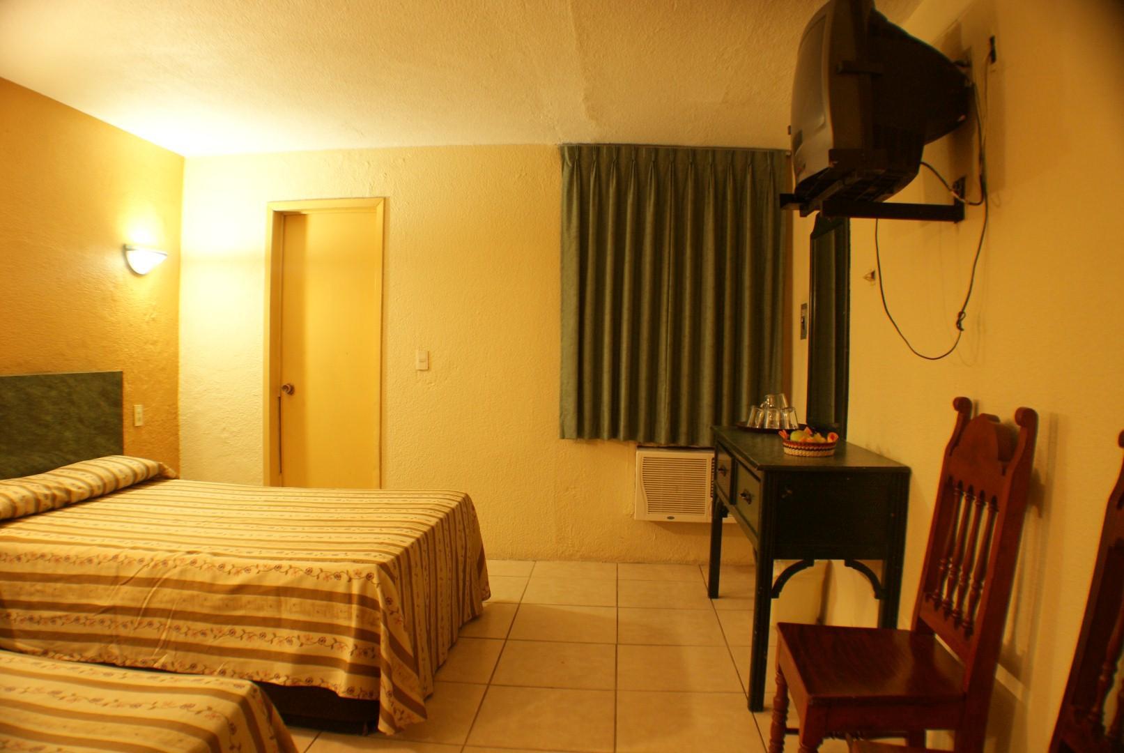 Hotel Latino Γκουανταλαχάρα Εξωτερικό φωτογραφία
